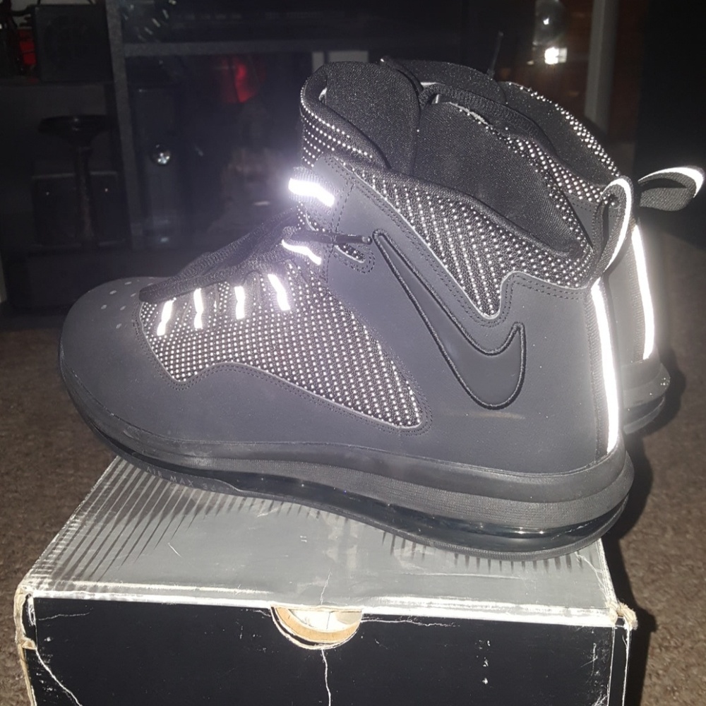 Nike - Picture 3 of 6